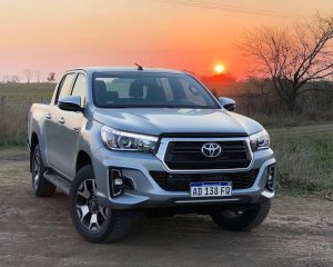 TOYOTA HILUX 4X4